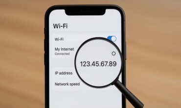 Smartphone affichant l’écran des paramètres Wi-Fi avec l’adresse IP visible, mise en évidence par une loupe ou un encadré pour attirer l’attention.